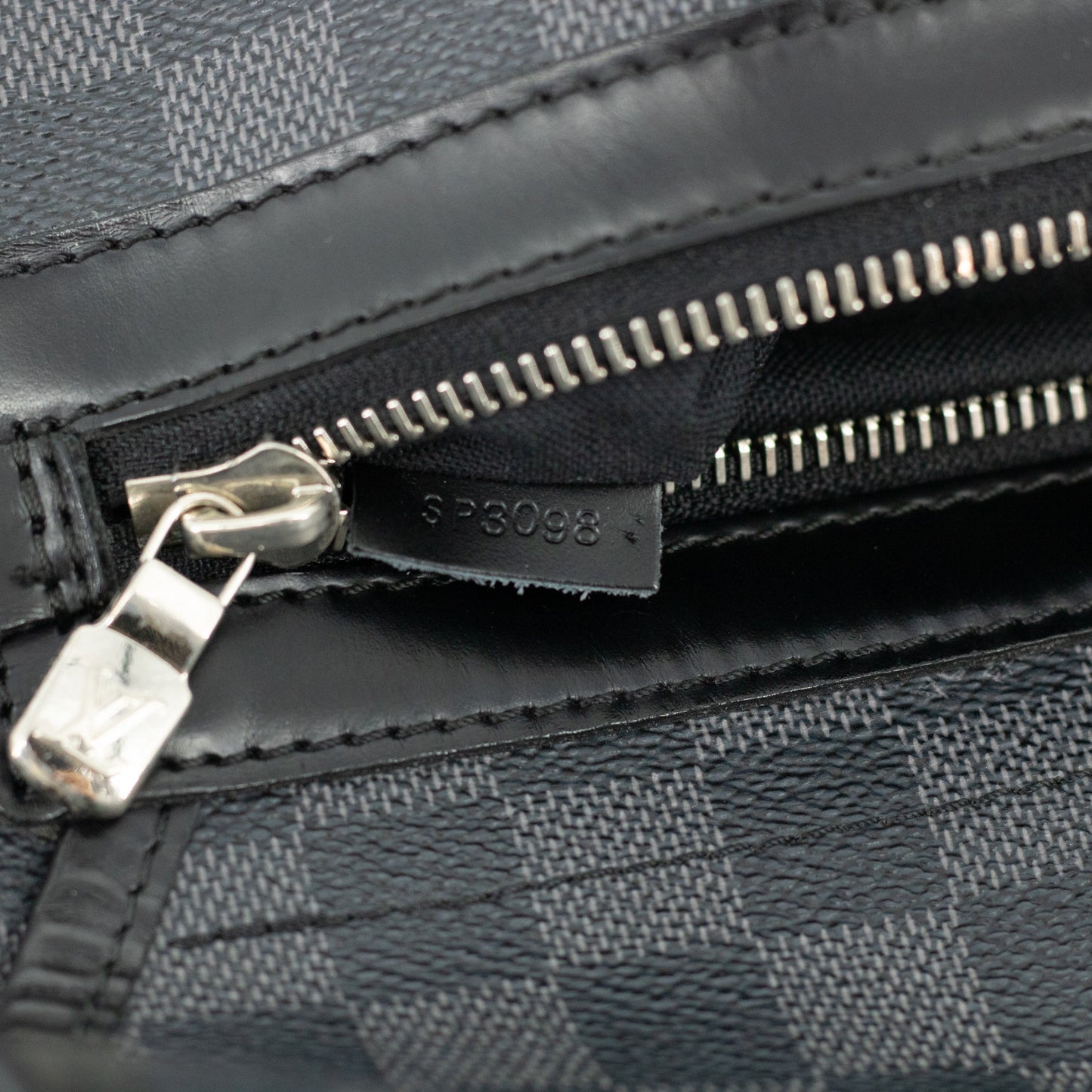 Louis Vuitton Damier Graphite Daniel MM Shoulder Bag #1913
