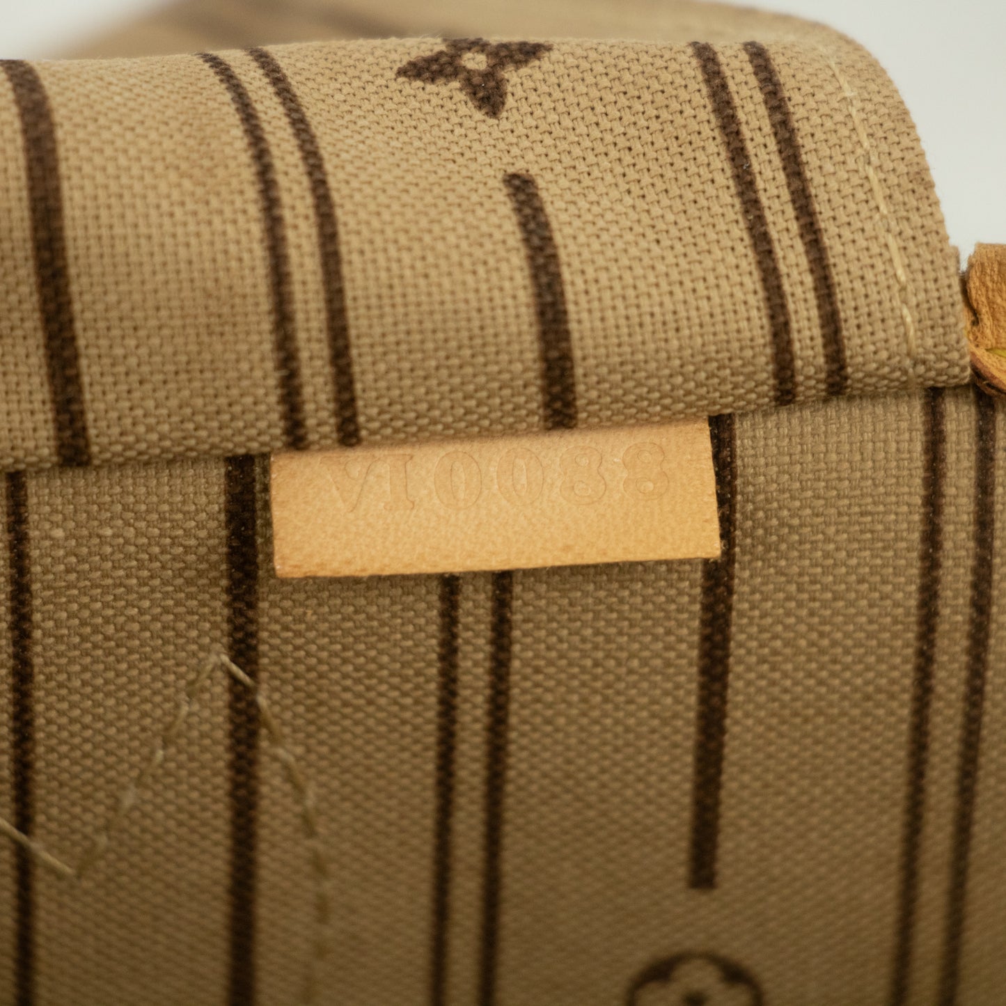 Louis Vuitton Monogram Canvas Neverfull MM Tote Bag #2547