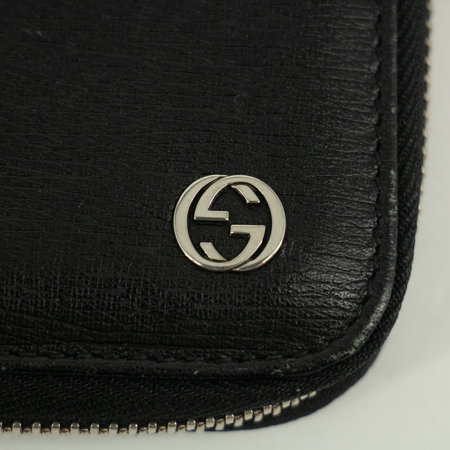 Gucci Black Leather Zip Around Clutch Bag #2574