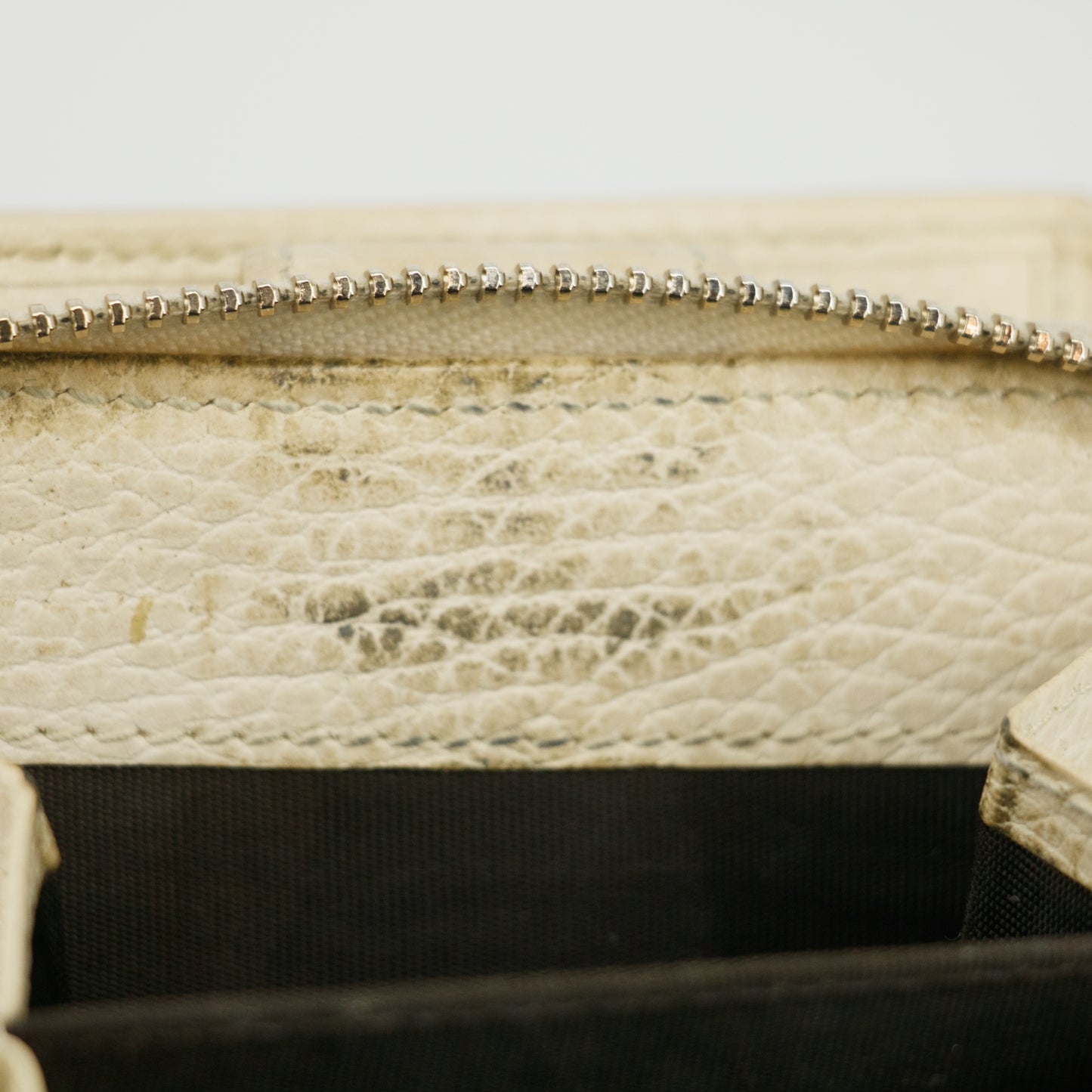 Gucci Brown GG Canvas Double Hook Compact Wallet #2644