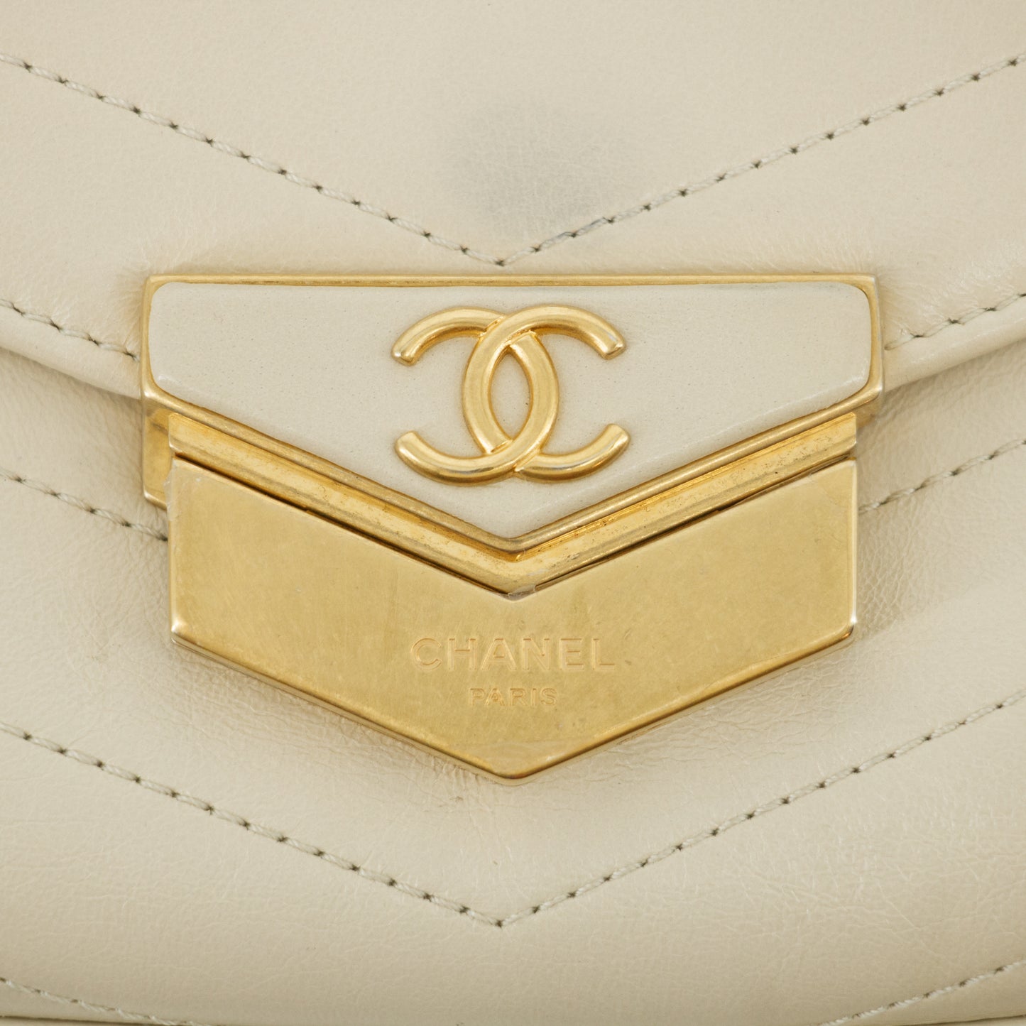 Chanel V-Stitched Single Flap Shoulder Bag 26 Series #2680