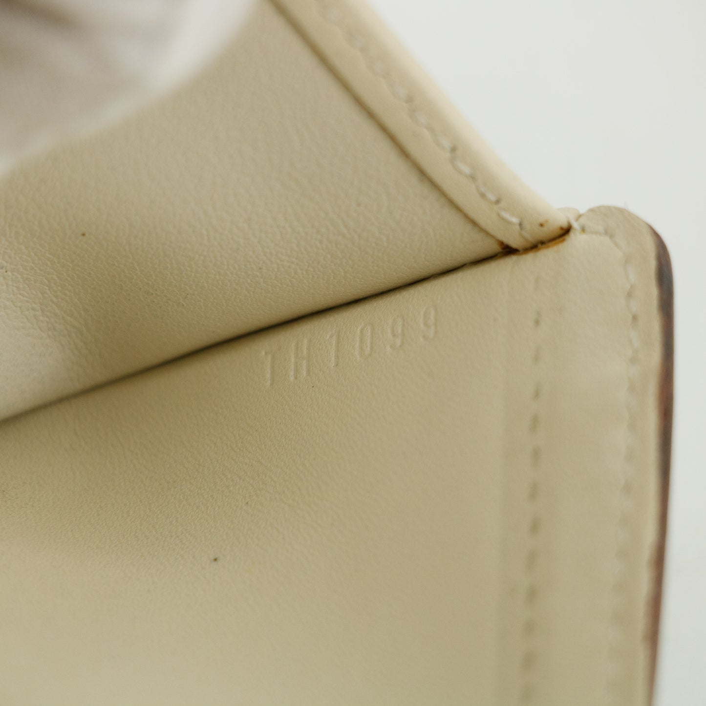 Louis Vuitton Ivory Suhali Le Somptueux Leather Trifold Wallet #3129