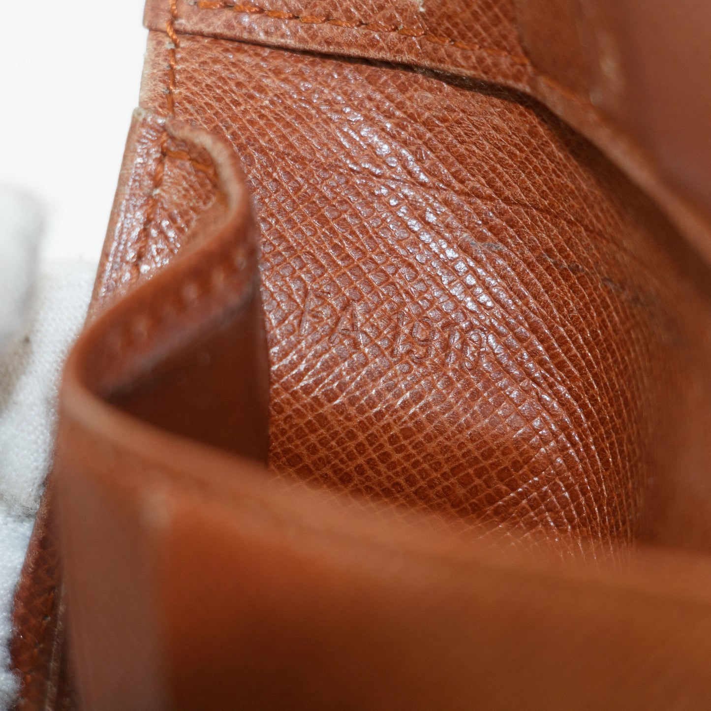 Louis Vuitton Monogram Canvas Bifold Wallet #5156