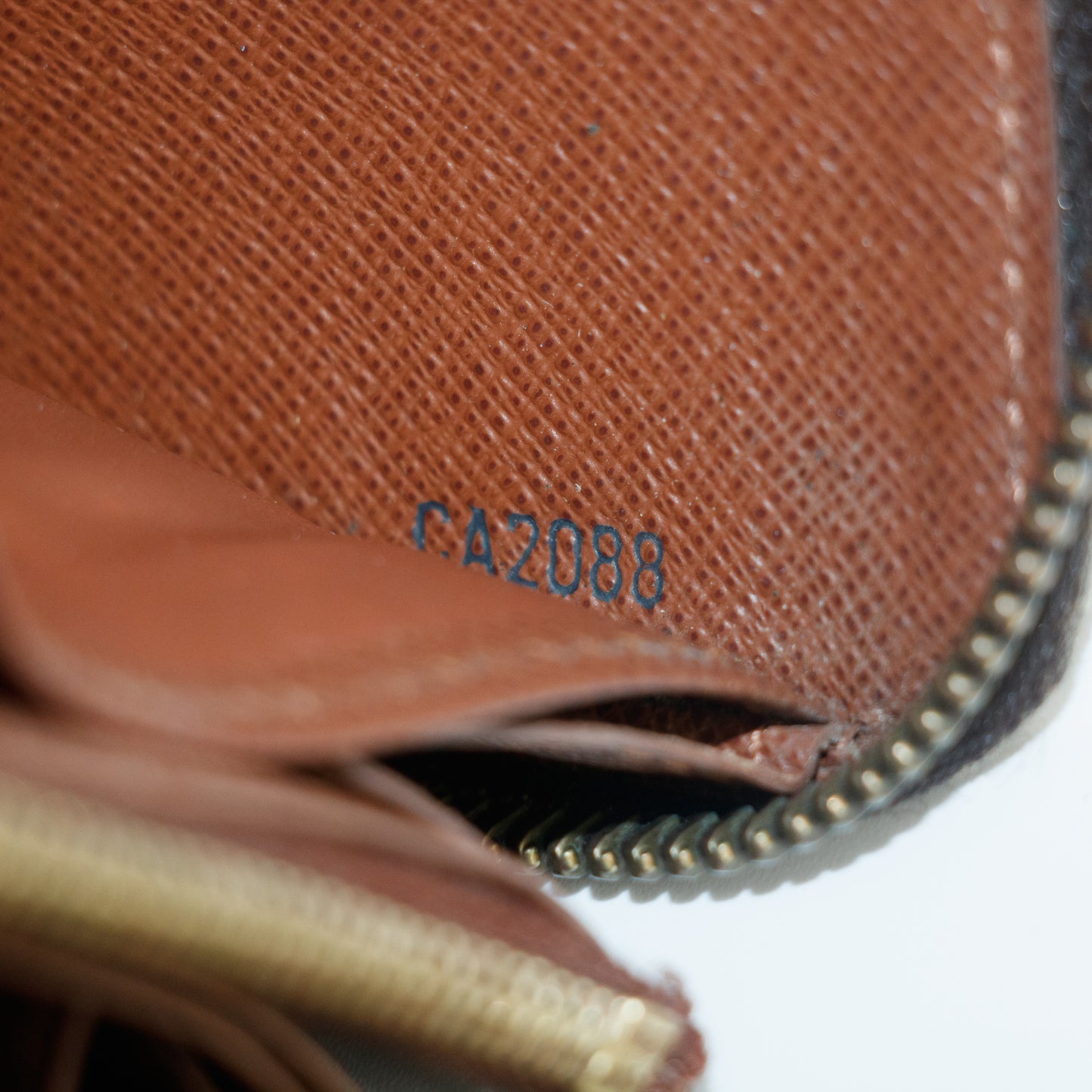 Louis Vuittion Monogram Canvas Zippy Wallet #5158