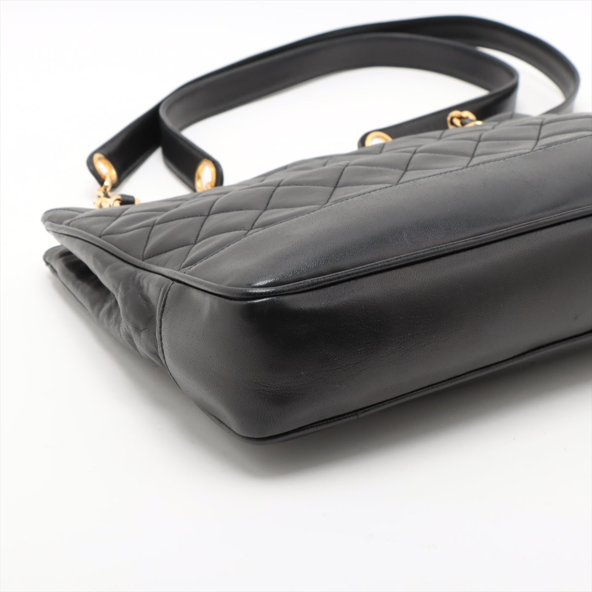 Chanel Matelasse Lambskin Chain Shoulder Bag Black Gold Metal Fittings #2512