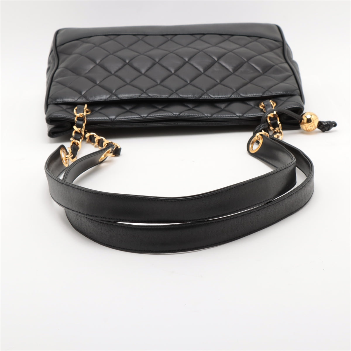 Chanel Matelasse Lambskin Chain Shoulder Bag Black Gold Metal Fittings #2512