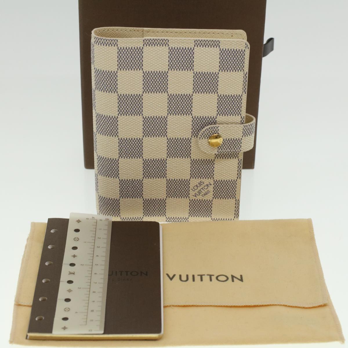 Louis Vuitton White Canvas Couverture agenda de bureau wallet accessor –  Luxe Supply Company