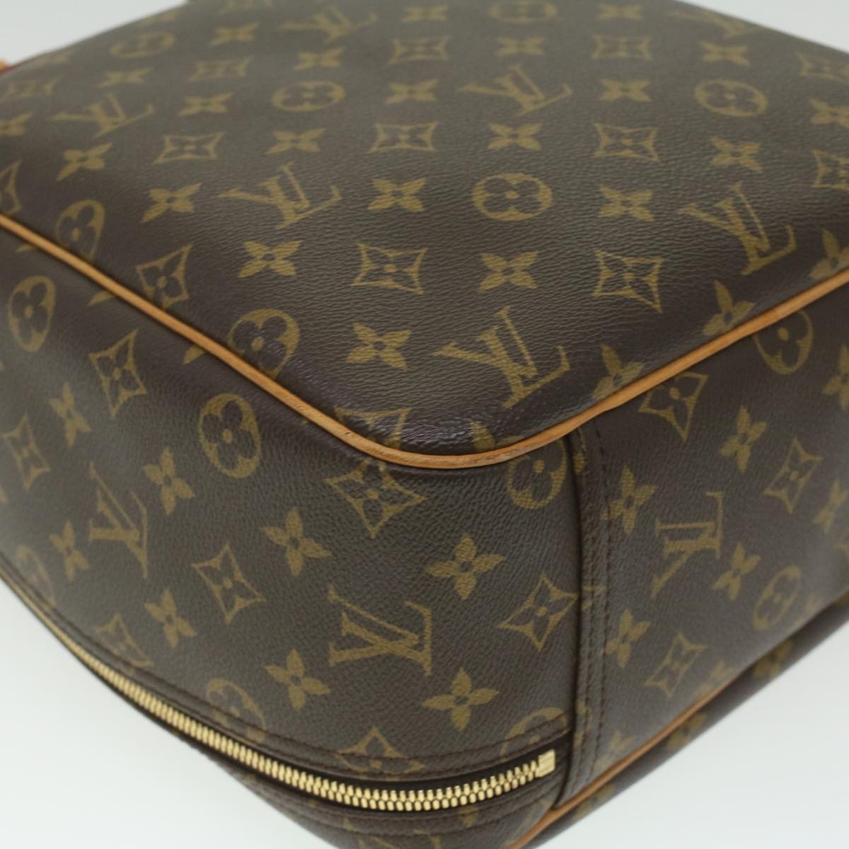 Louis Vuitton Brown Canvas Excursion handbag bag – Luxe Supply Company