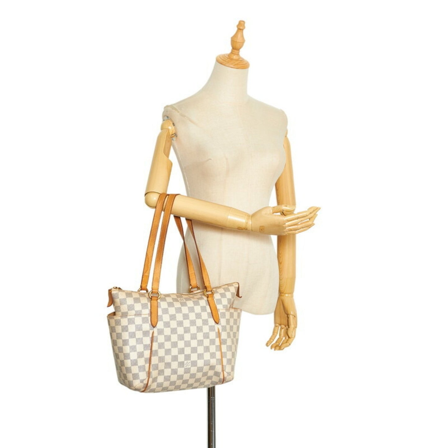 Louis Vuitton White Leather Totally tote bag – Luxe Supply Company